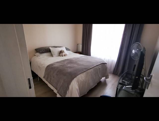1 BEDROOM APARTMENT FOR SALE IN SUNNINGHILL